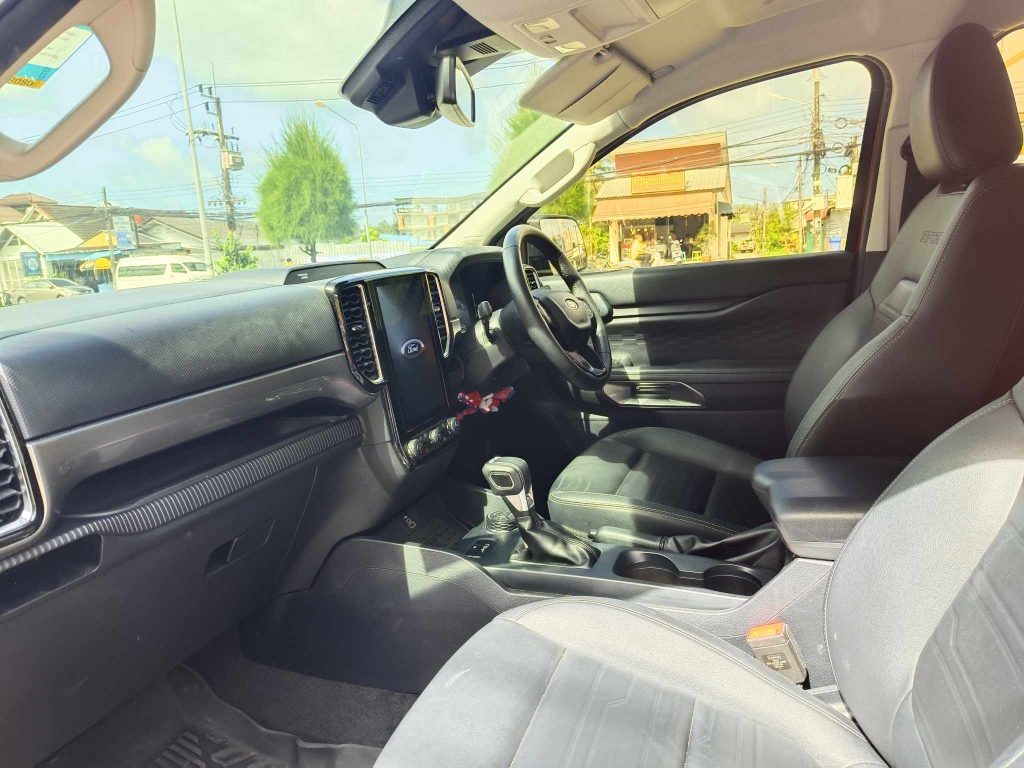 Ford Ranger inside